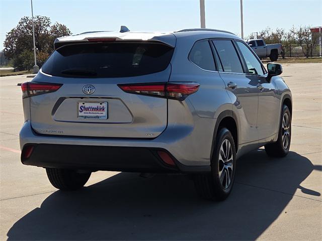 used 2023 Toyota Highlander car, priced at $34,931