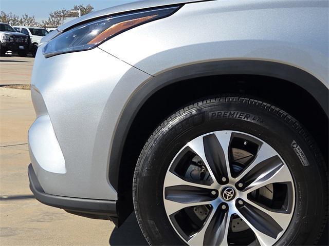 used 2023 Toyota Highlander car, priced at $34,931