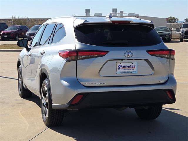 used 2023 Toyota Highlander car, priced at $34,931