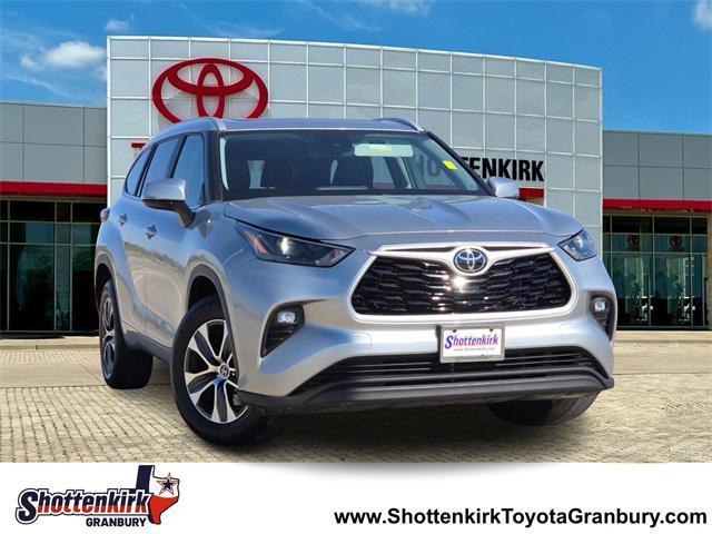 used 2023 Toyota Highlander car, priced at $34,931