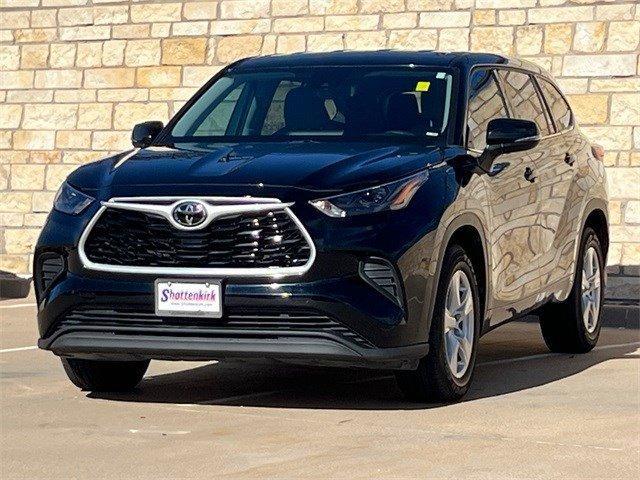 used 2022 Toyota Highlander car, priced at $27,993