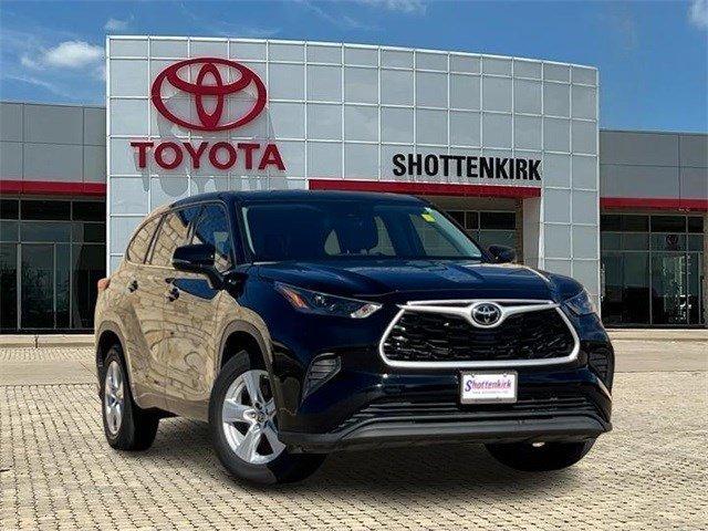 used 2022 Toyota Highlander car, priced at $27,993