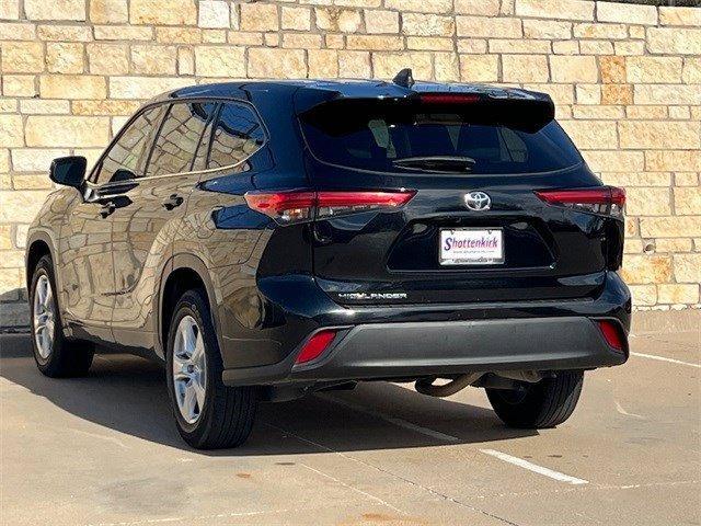 used 2022 Toyota Highlander car, priced at $27,993