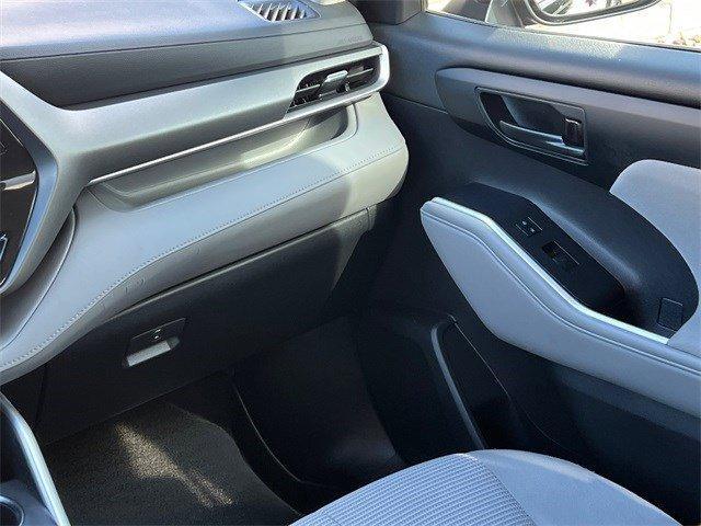 used 2022 Toyota Highlander car, priced at $27,993