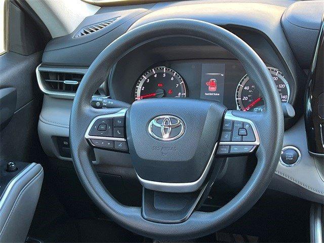 used 2022 Toyota Highlander car, priced at $27,993