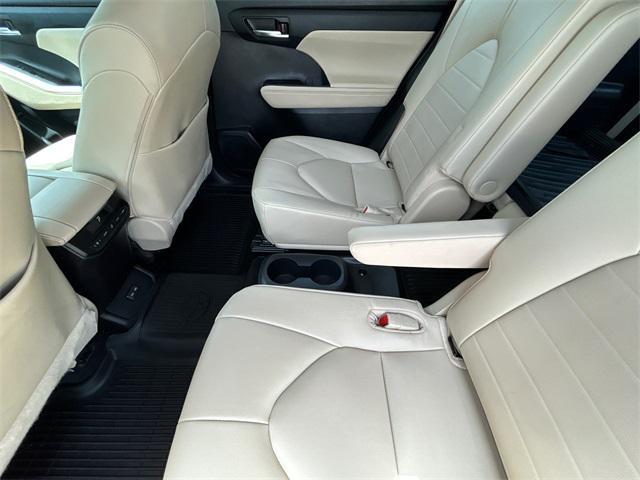 used 2023 Toyota Highlander car, priced at $37,285