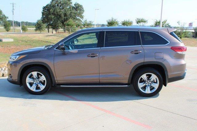 used 2019 Toyota Highlander car, priced at $30,166