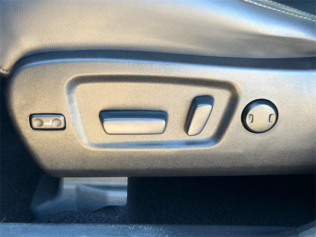 used 2017 Toyota Highlander car, priced at $17,320