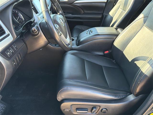 used 2017 Toyota Highlander car, priced at $17,320