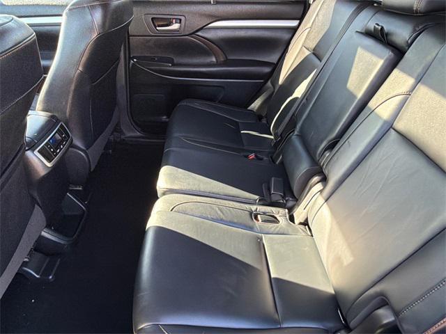 used 2017 Toyota Highlander car, priced at $17,320