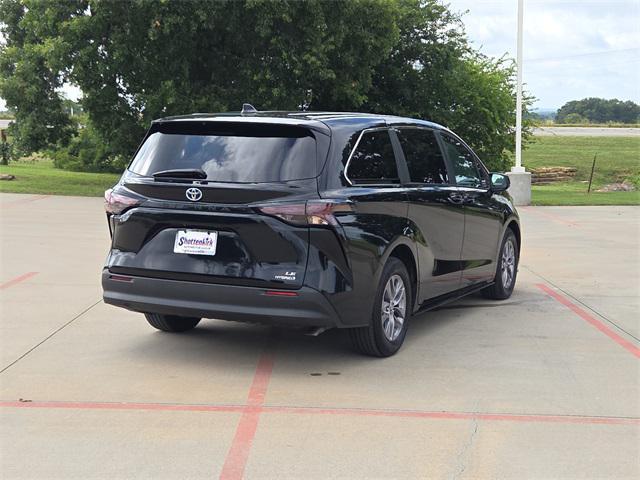 used 2023 Toyota Sienna car, priced at $38,995