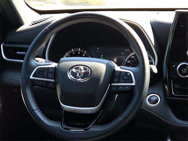 used 2024 Toyota Highlander car, priced at $40,736