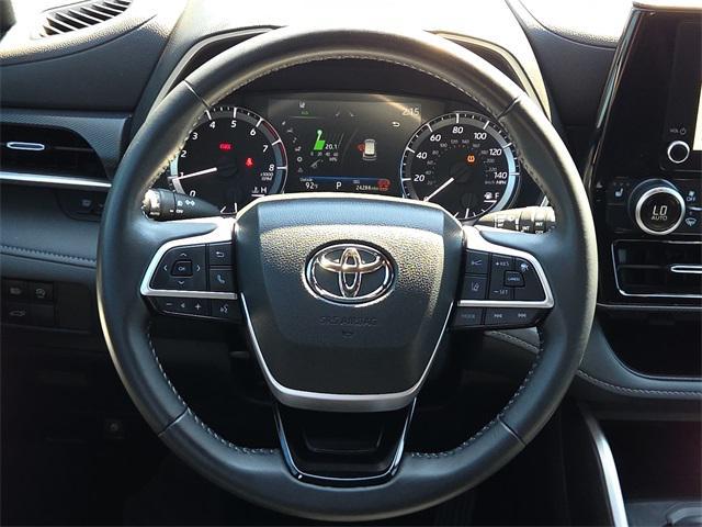 used 2024 Toyota Highlander car, priced at $40,736