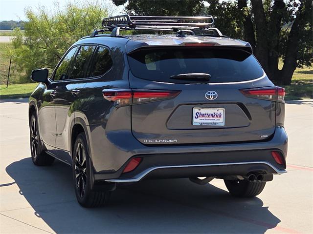 used 2024 Toyota Highlander car, priced at $40,736