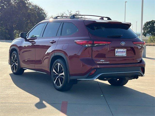 used 2021 Toyota Highlander car, priced at $27,484