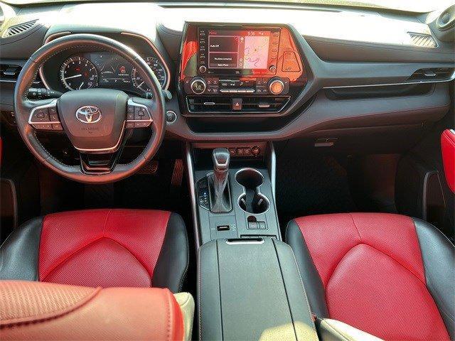 used 2021 Toyota Highlander car, priced at $27,484