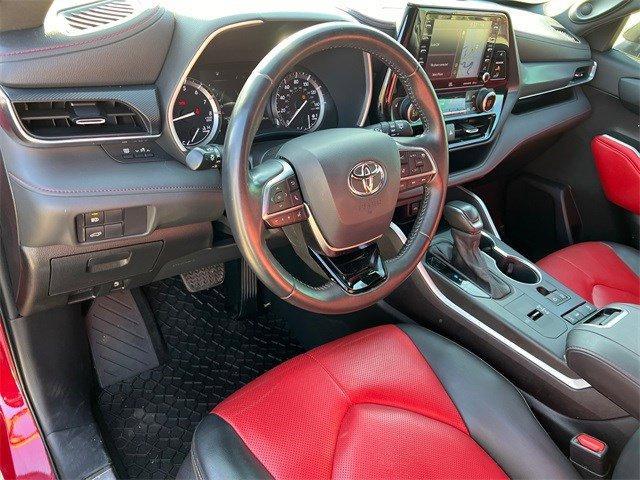 used 2021 Toyota Highlander car, priced at $27,484