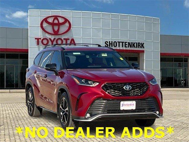 used 2021 Toyota Highlander car, priced at $27,209