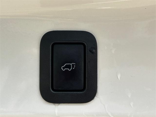used 2017 Toyota Highlander car