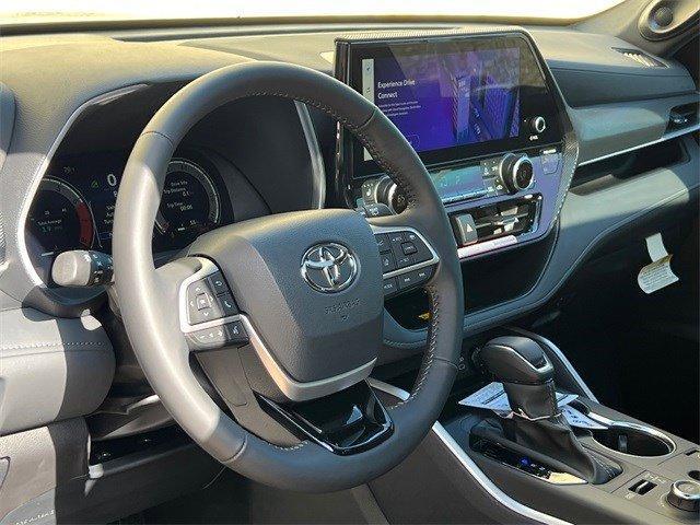 new 2025 Toyota Highlander car