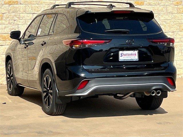 new 2025 Toyota Highlander car