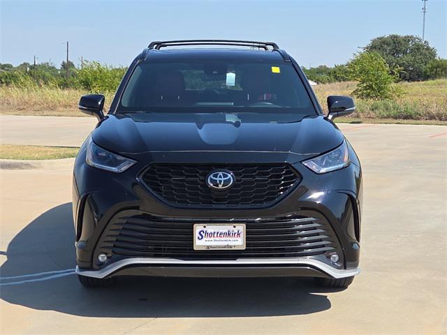 used 2024 Toyota Highlander car, priced at $37,974