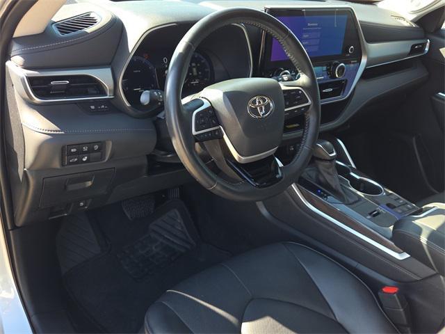 used 2023 Toyota Highlander car, priced at $41,470