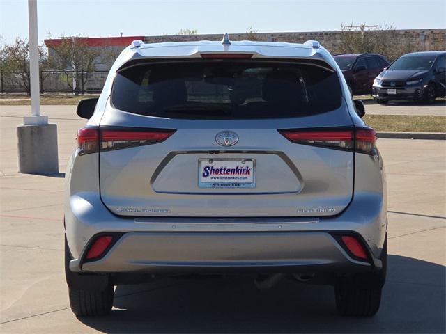 used 2023 Toyota Highlander car, priced at $41,470