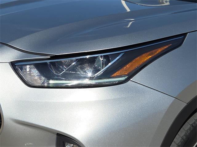 used 2023 Toyota Highlander car, priced at $41,470