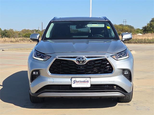 used 2023 Toyota Highlander car, priced at $41,470