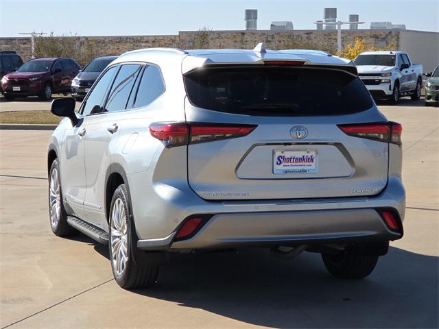 used 2023 Toyota Highlander car, priced at $41,470