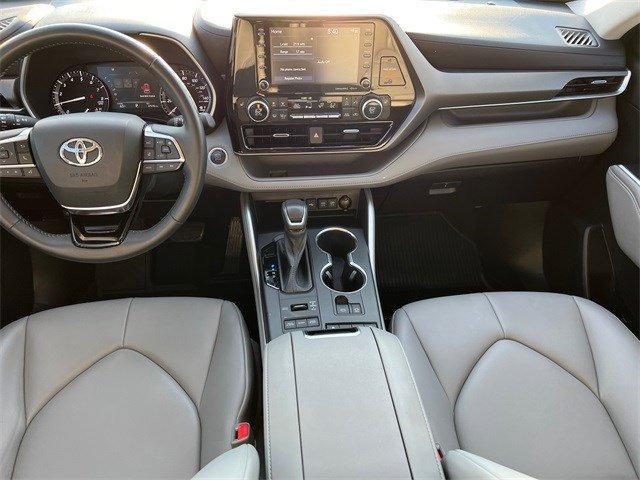 used 2021 Toyota Highlander car, priced at $31,660