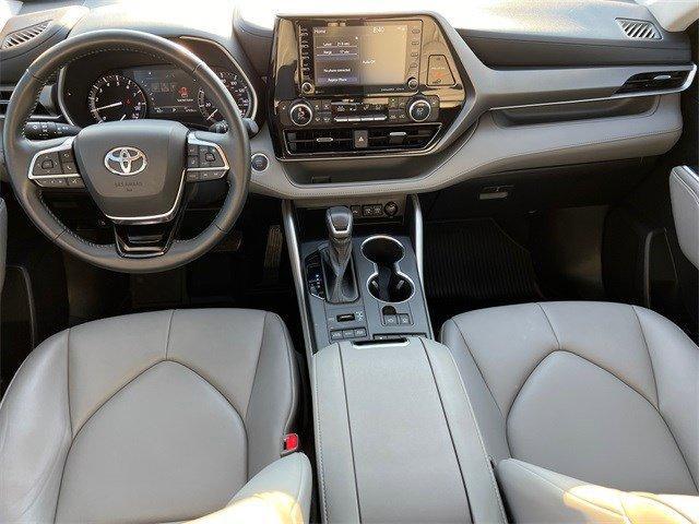 used 2021 Toyota Highlander car, priced at $31,660