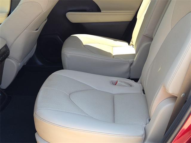 used 2020 Toyota Highlander car, priced at $30,955