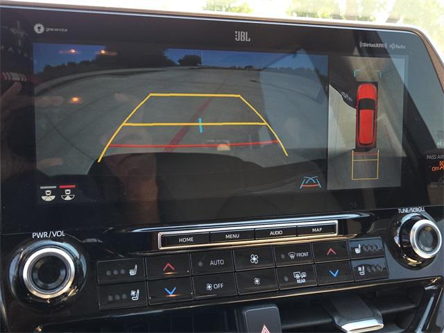 used 2020 Toyota Highlander car, priced at $30,955