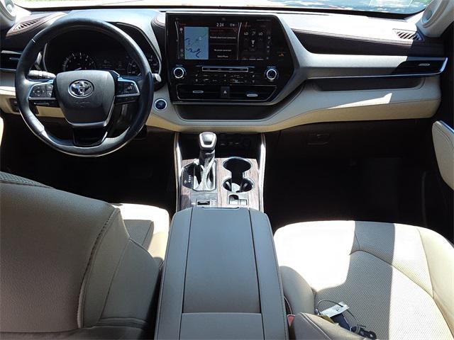used 2020 Toyota Highlander car, priced at $30,955