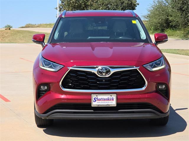 used 2020 Toyota Highlander car, priced at $30,955