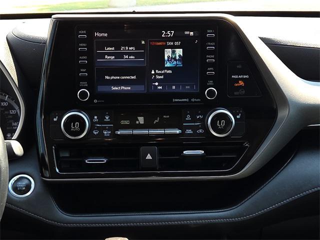 used 2020 Toyota Highlander car, priced at $25,738