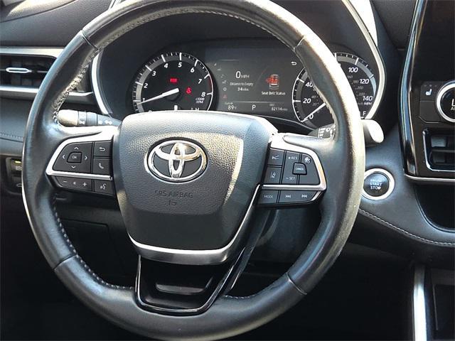 used 2020 Toyota Highlander car, priced at $25,738