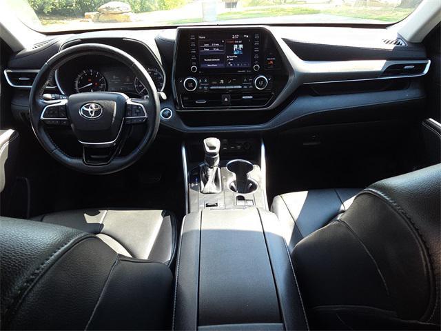 used 2020 Toyota Highlander car, priced at $25,738