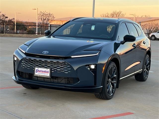 new 2025 Toyota Crown Signia car