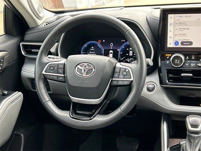 used 2023 Toyota Highlander Hybrid car, priced at $46,890