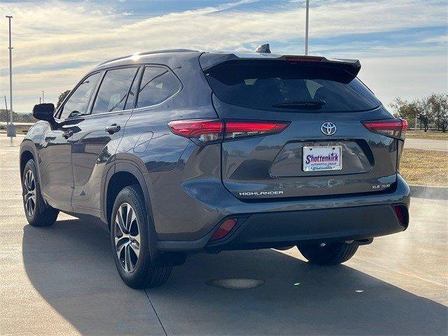 used 2022 Toyota Highlander car, priced at $35,998