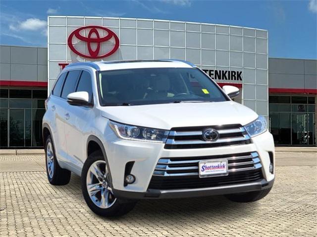 used 2017 Toyota Highlander car, priced at $22,800