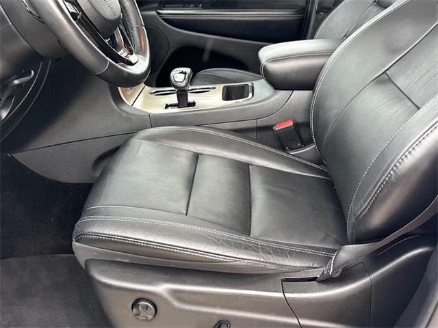 used 2015 Jeep Grand Cherokee car, priced at $15,257