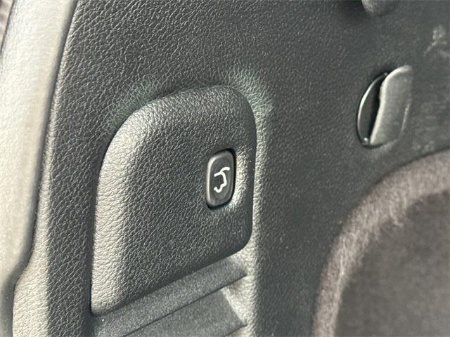 used 2015 Jeep Grand Cherokee car, priced at $15,257