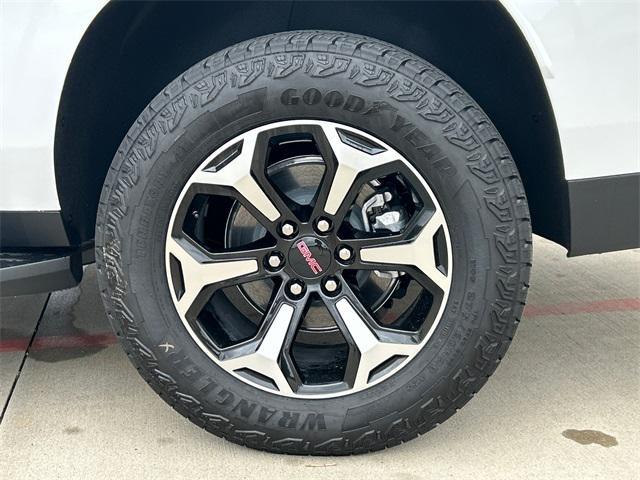 used 2025 GMC Yukon XL car, priced at $89,559