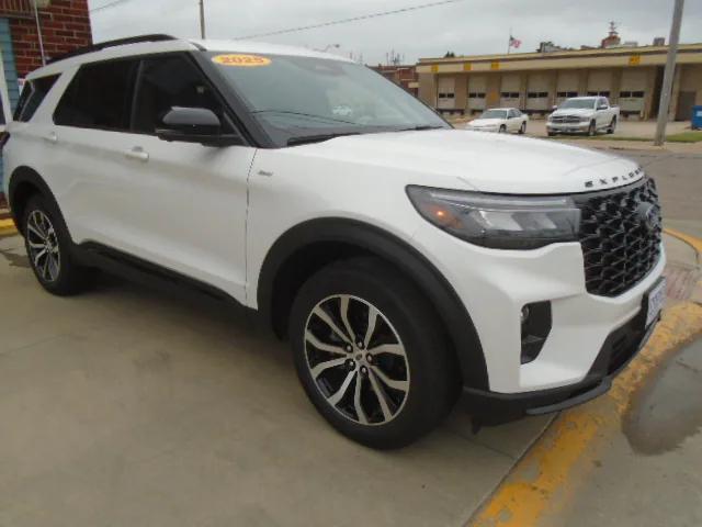 new 2025 Ford Explorer car, priced at $48,189