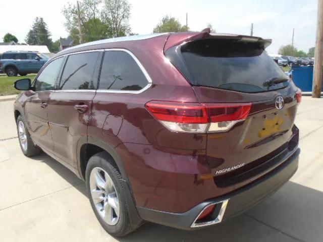 used 2019 Toyota Highlander car, priced at $32,995
