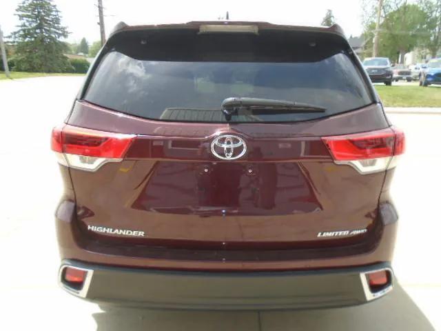 used 2019 Toyota Highlander car, priced at $32,995